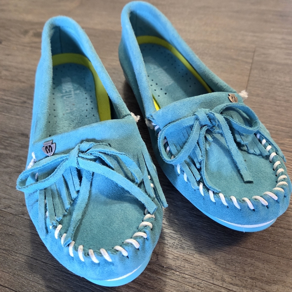 Minnetonka • Teal / Aqua Moccasin Loafers - Picture 10 of 10